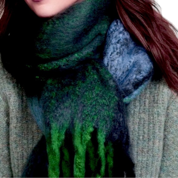 Free People Plaid Fringed Shawl Blue Green Oversized Wrap Fringe Scarf Fluffy - Picture 3 of 13